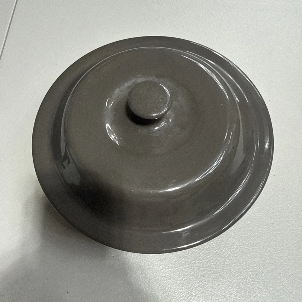 Pampered Chef Stoneware 6 cup/1.5 L Round Gray Covered Casserole Baker New